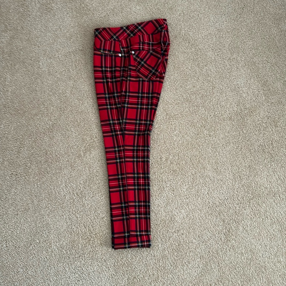 Nygard Slims Medium 10/12 Red Plaid like new just to small for me